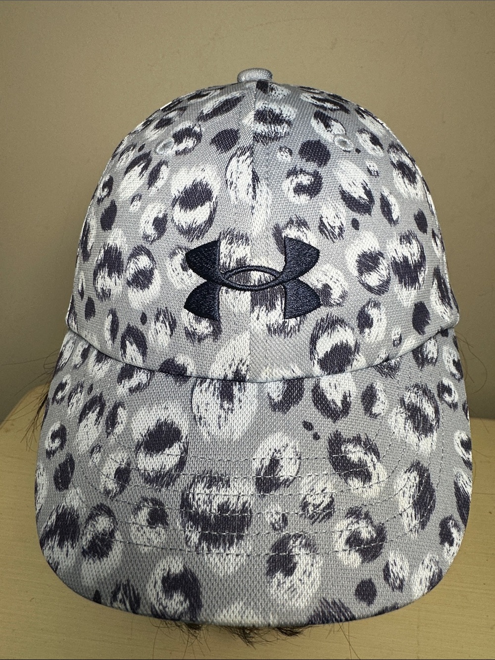 Under Armour free fit Leopard-Print blue and navy blue athletic hat